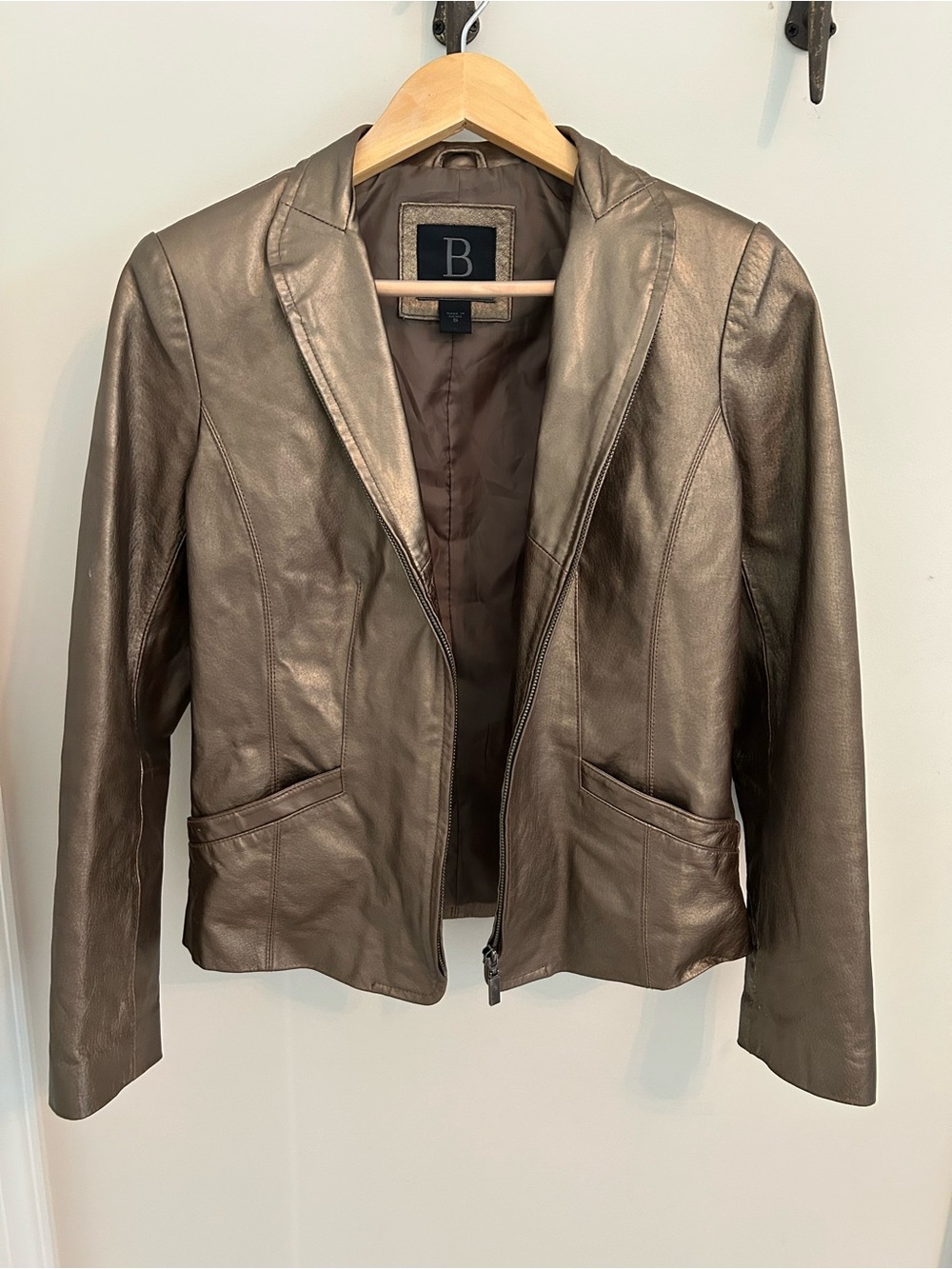By Bernardo Genuine Leather Gold Metallic Blazer Jacket Women’s Small Zip Front